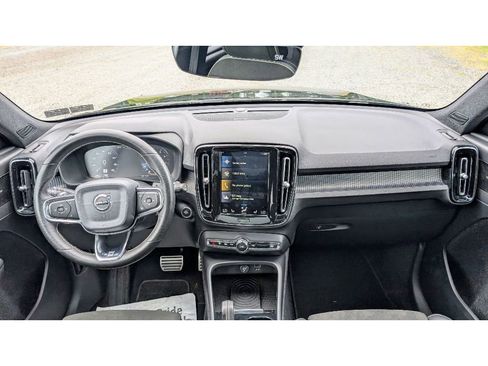 Used 2019 Volvo XC40 T5 R-Design image 29