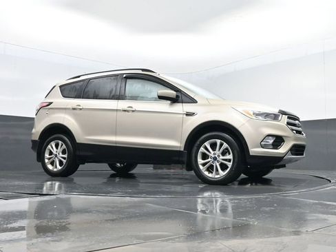 Used 2018 Ford Escape SE image 32