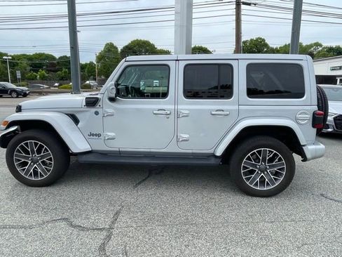 Used 2023 Jeep Wrangler Unlimited Sahara AWD/4WD image 8