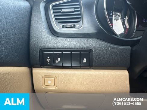 Used 2019 Kia Sedona EX image 25