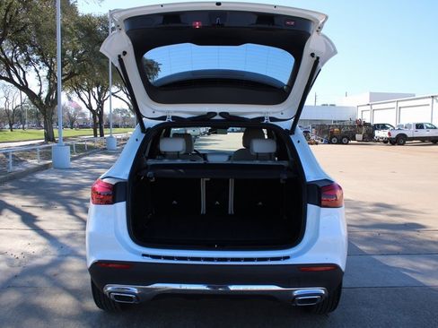 Used 2025 Mercedes-Benz GLA 250 4MATIC image 30