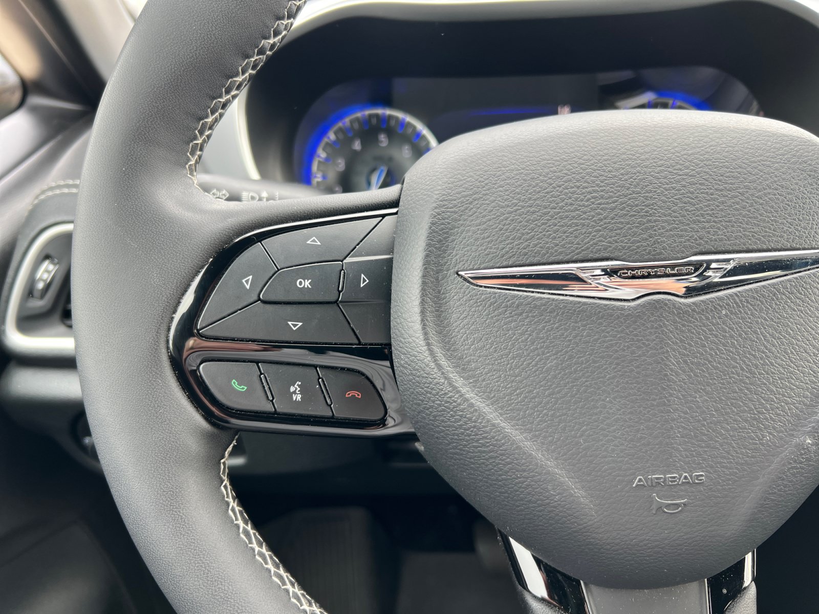 Used 2024 Chrysler Pacifica Touring-L w/ S Appearance Package AWD/4WD image 29