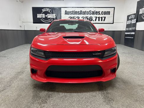 Used 2019 Dodge Charger GT RWD image 2