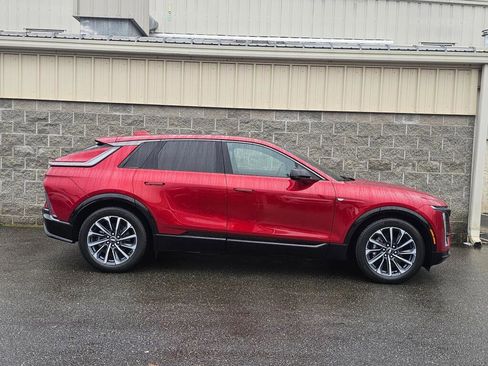 Certified 2024 Cadillac Lyriq Sport w/ LPO, Floor Liner Package image 11