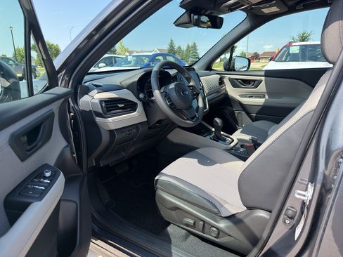 Used 2025 Subaru Forester Premium AWD/4WD image 11