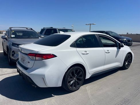 Used 2023 Toyota Corolla SE w/ SE Premium Package image 2