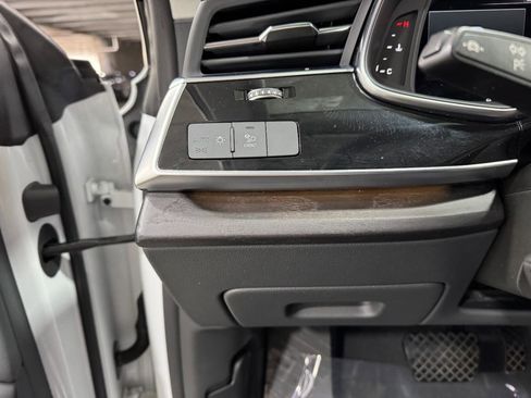 Certified 2023 Audi Q8 Premium Plus image 31