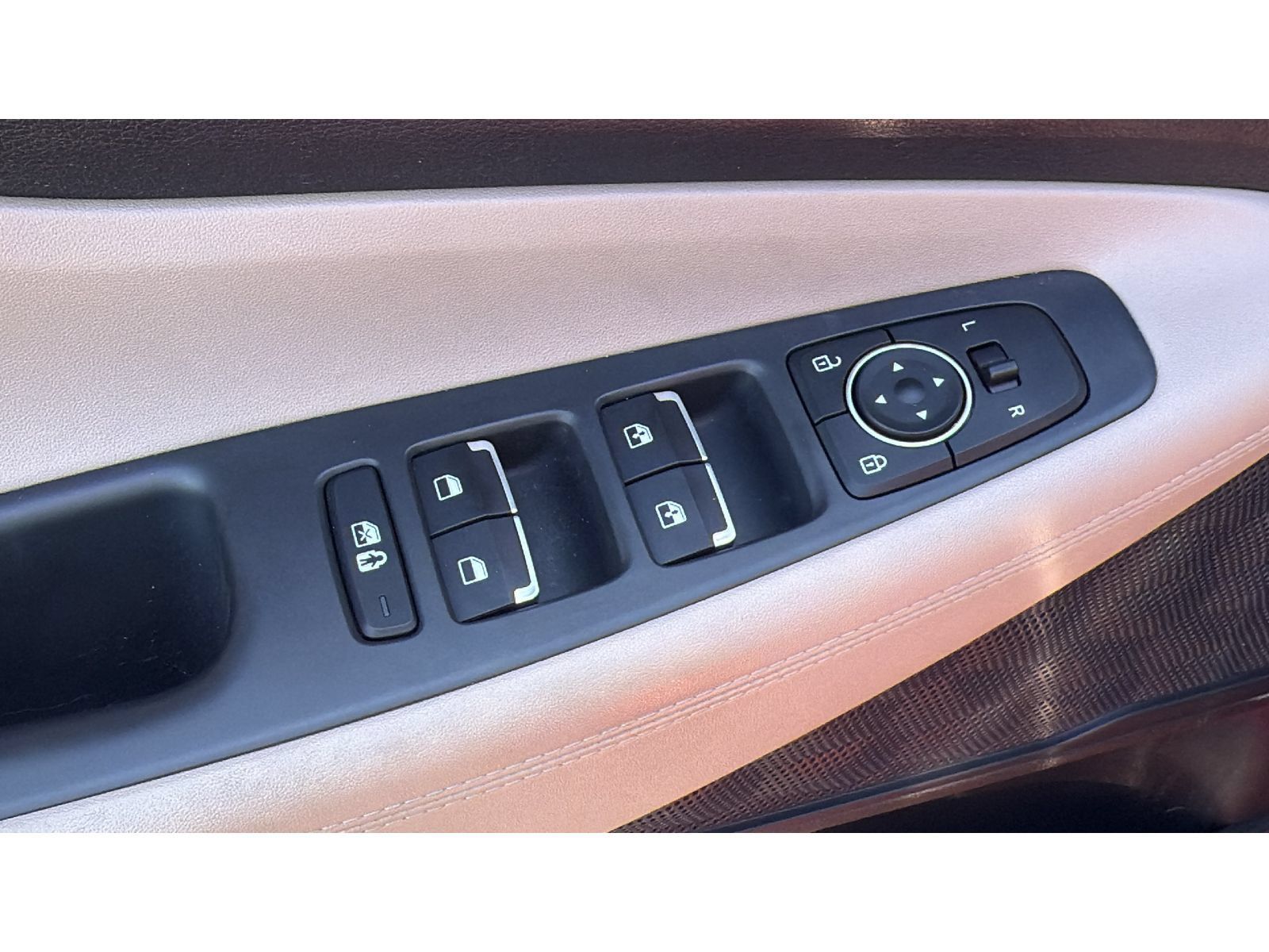 Used 2023 Hyundai Santa Fe SEL AWD/4WD image 15