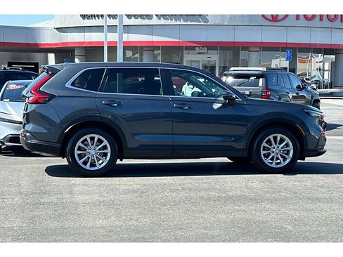 Used 2025 Honda CR-V EX image 3