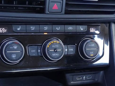 Used 2024 Volkswagen Jetta SE image 26