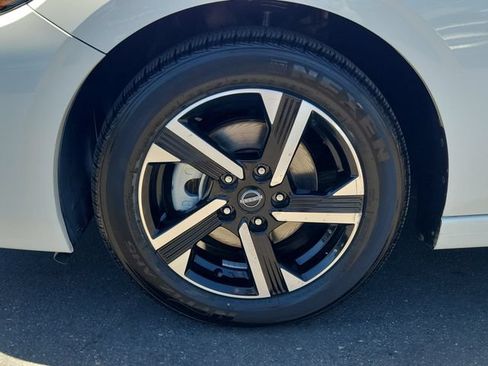 Used 2024 Nissan Sentra SV FWD image 26