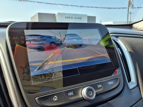 Used 2025 Chevrolet Malibu LT FWD image 8