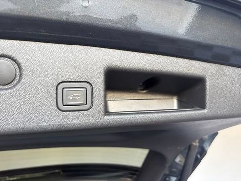 Used 2023 Chevrolet Equinox RS AWD/4WD image 34