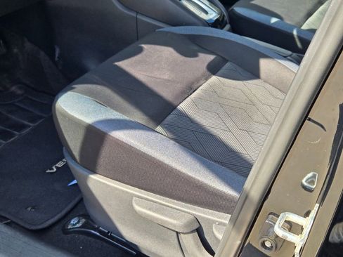 Used 2023 Nissan Versa SV image 28