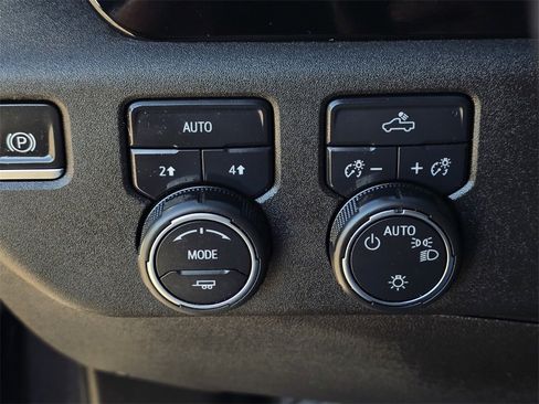 Used 2022 Chevrolet Silverado 1500 LT image 8