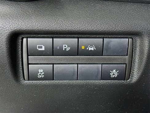 Used 2023 Nissan Versa S w/ Trunk Package image 18