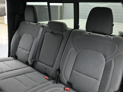 Used 2020 RAM 1500 Big Horn AWD/4WD image 16