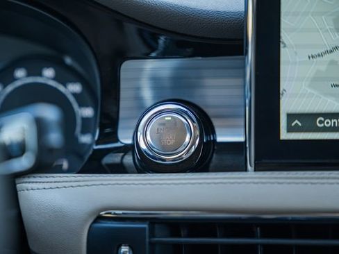 Used 2022 Lincoln Corsair AWD w/ Premium Package image 26