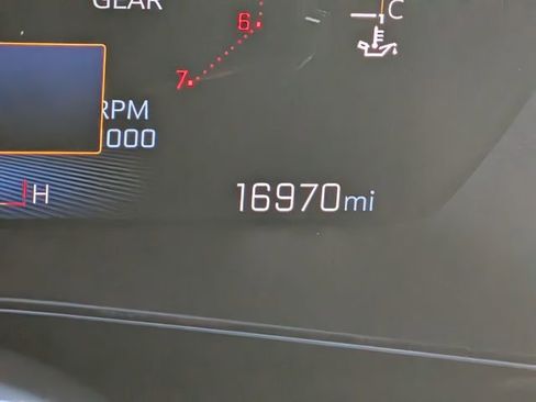 Used 2024 Chevrolet Colorado Z71 w/ Z71 Convenience Package 2 image 24