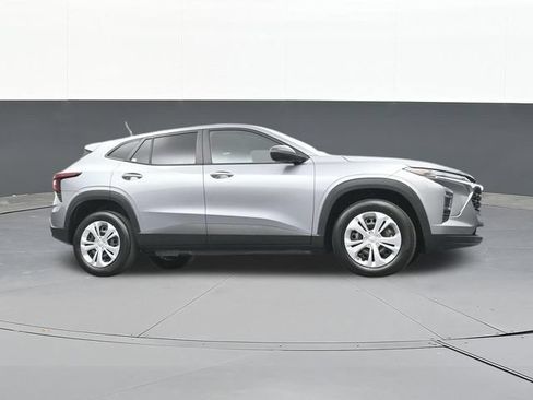 Used 2024 Chevrolet Trax LS FWD image 49
