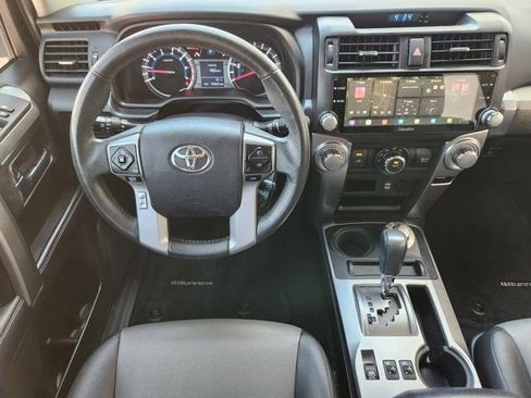 Used 2018 Toyota 4Runner SR5 Premium image 27