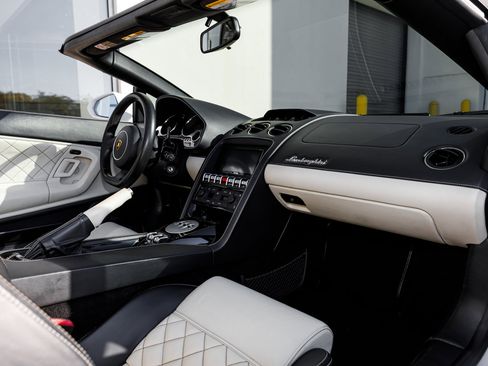 Used 2014 Lamborghini Gallardo LP 550-2 image 35