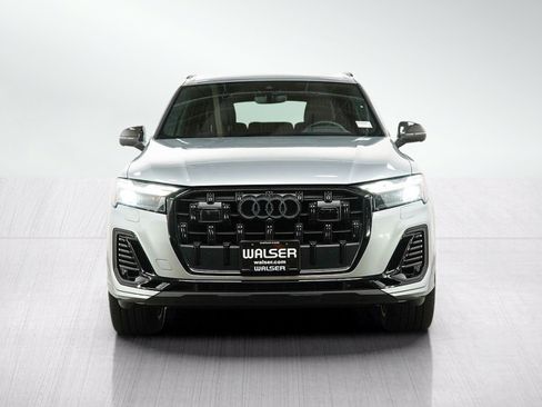 Used 2025 Audi Q7 3.0T Prestige AWD/4WD image 8