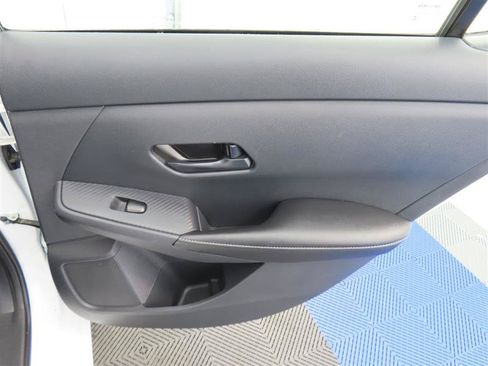 Used 2025 Nissan Sentra SV FWD image 29