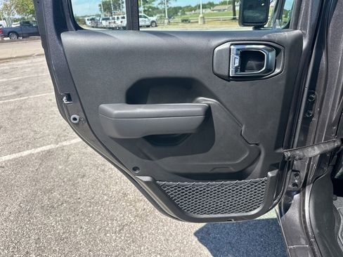 New 2025 Jeep Gladiator Sport image 44