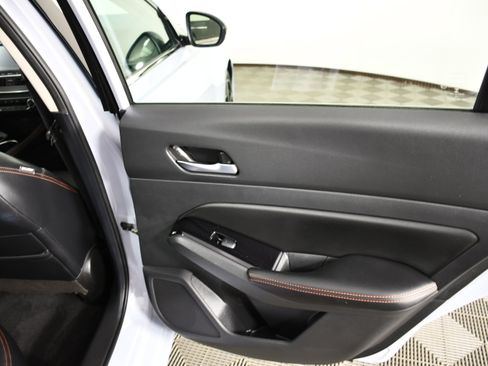 Used 2024 Nissan Altima 2.5 SR FWD image 40