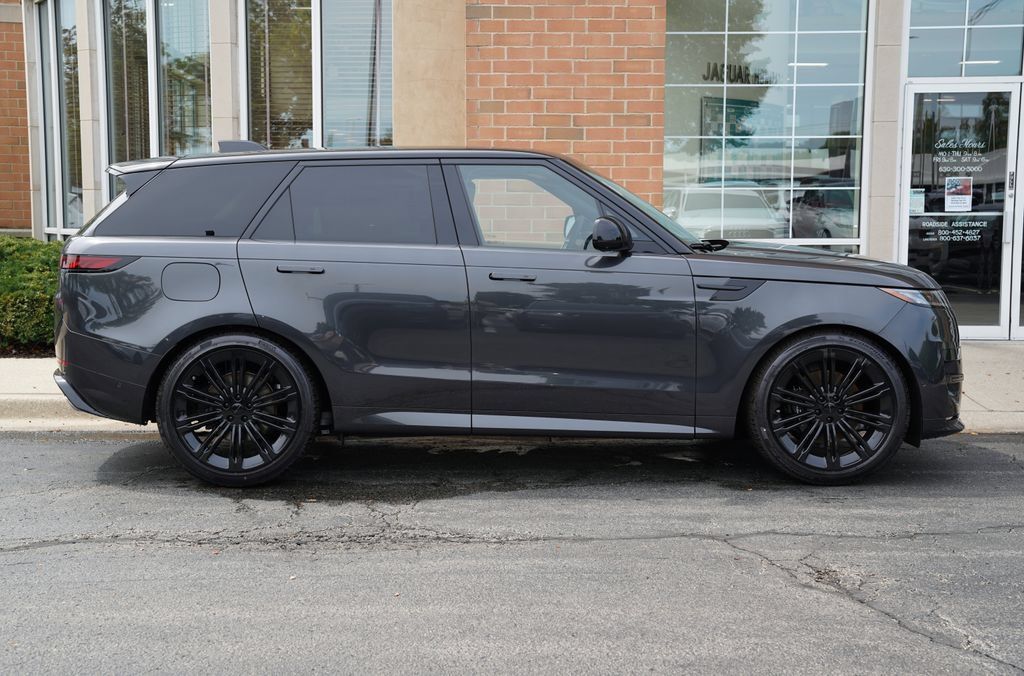New 2026 Land Rover Range Rover Sport Dynamic SE AWD/4WD image 7