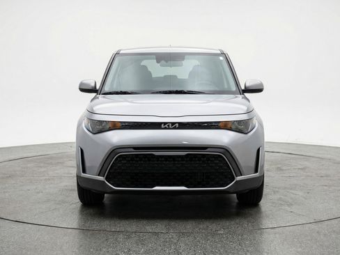 Used 2025 Kia Soul LX w/ LX Technology Package FWD image 2