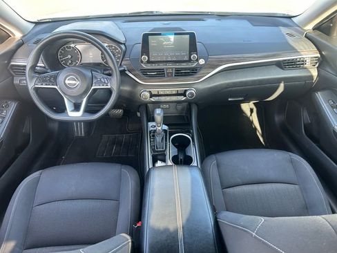 Used 2024 Nissan Altima 2.5 SV FWD image 30