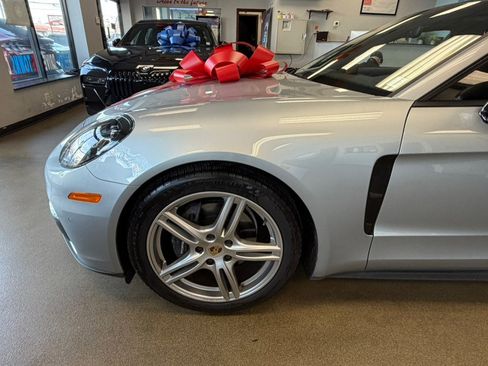 Used 2019 Porsche Panamera 4 image 14
