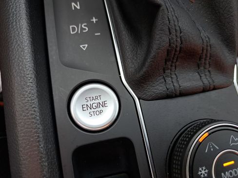 Used 2020 Volkswagen Atlas Cross Sport SEL Premium R-Line image 30