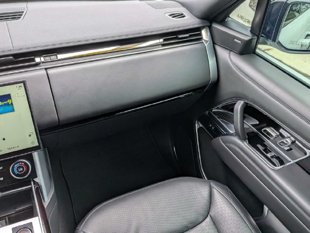 Used 2023 Land Rover Range Rover SE AWD/4WD image 17