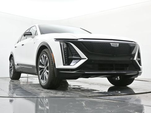 New 2025 Cadillac Lyriq Sport image 22