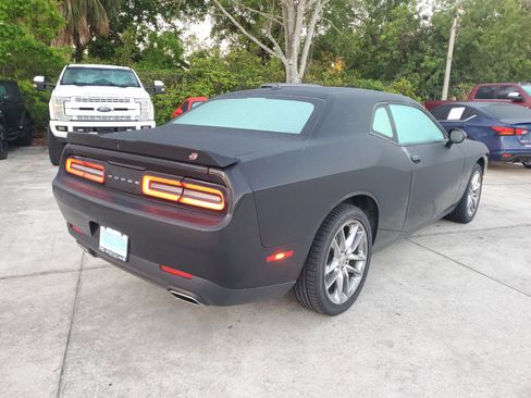 Certified 2022 Dodge Challenger GT image 3