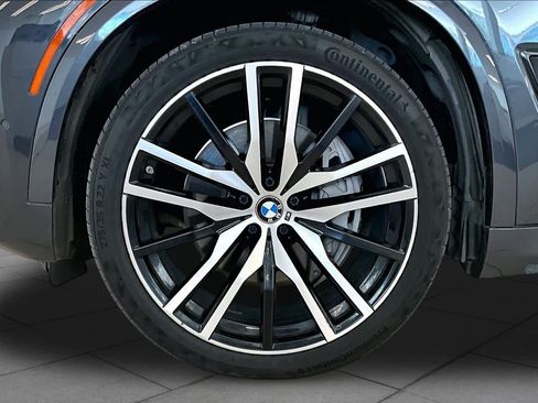 Used 2019 BMW X5 xDrive50i w/ M Sport Package AWD/4WD image 9