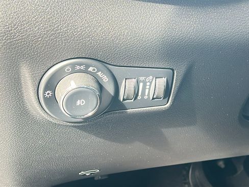 Certified 2022 Jeep Compass Latitude image 18