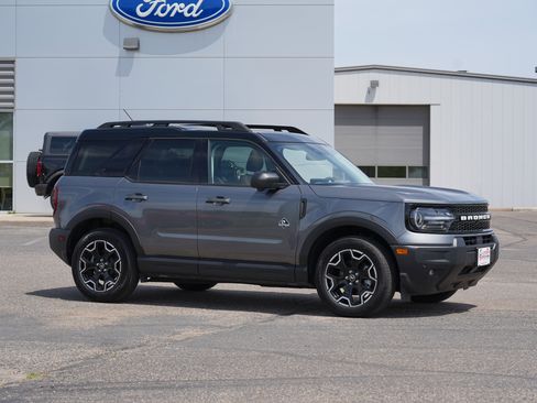 Used 2025 Ford Bronco Sport Outer Banks w/ Outer Banks Tech Package+ AWD/4WD image 2