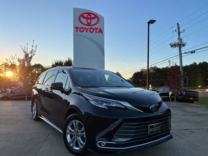 Used 2022 Toyota Sienna Platinum