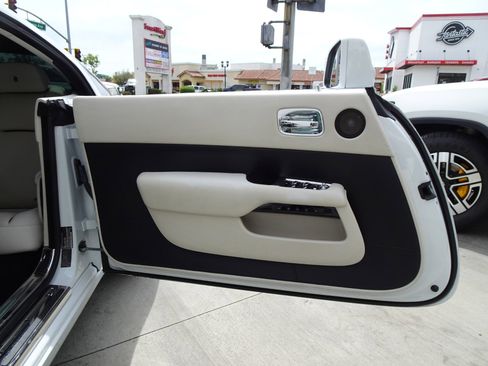 Used 2014 Rolls-Royce Wraith image 14