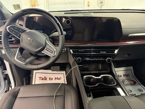 New 2026 Chevrolet Traverse Z71 w/ Enhanced Driving Package AWD/4WD image 18