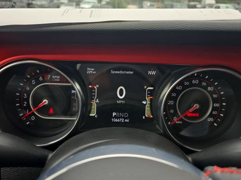 Used 2021 Jeep Gladiator Rubicon AWD/4WD image 18