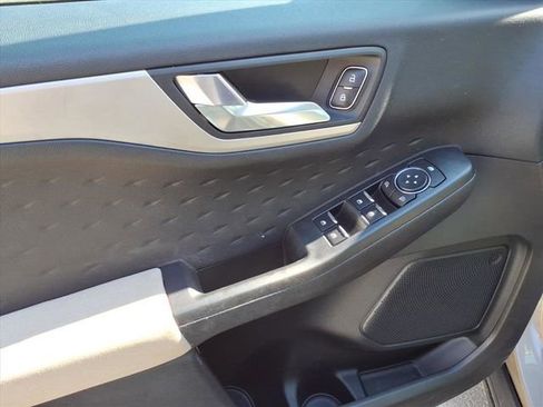 Used 2020 Ford Escape SE image 8