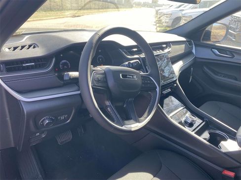 New 2025 Jeep Grand Cherokee Laredo image 45