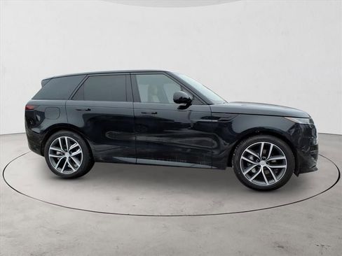 New 2025 Land Rover Range Rover Sport Dynamic SE image 4