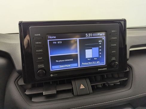 Used 2022 Toyota RAV4 XLE image 21