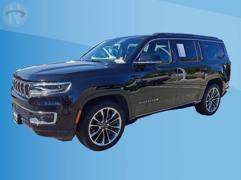 Certified 2024 Jeep Wagoneer Series III w/ Premium Group I AWD/4WD image 4